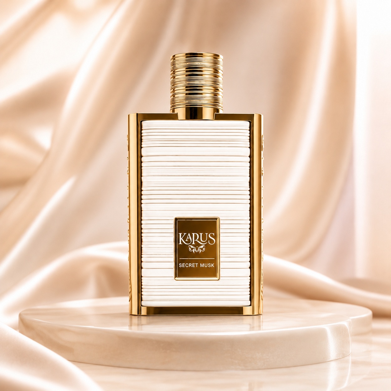 Flacon Khadlaj Karus Secret Musk 100 ml ivory cu ramă aurie, capac texturat și etichetă premium