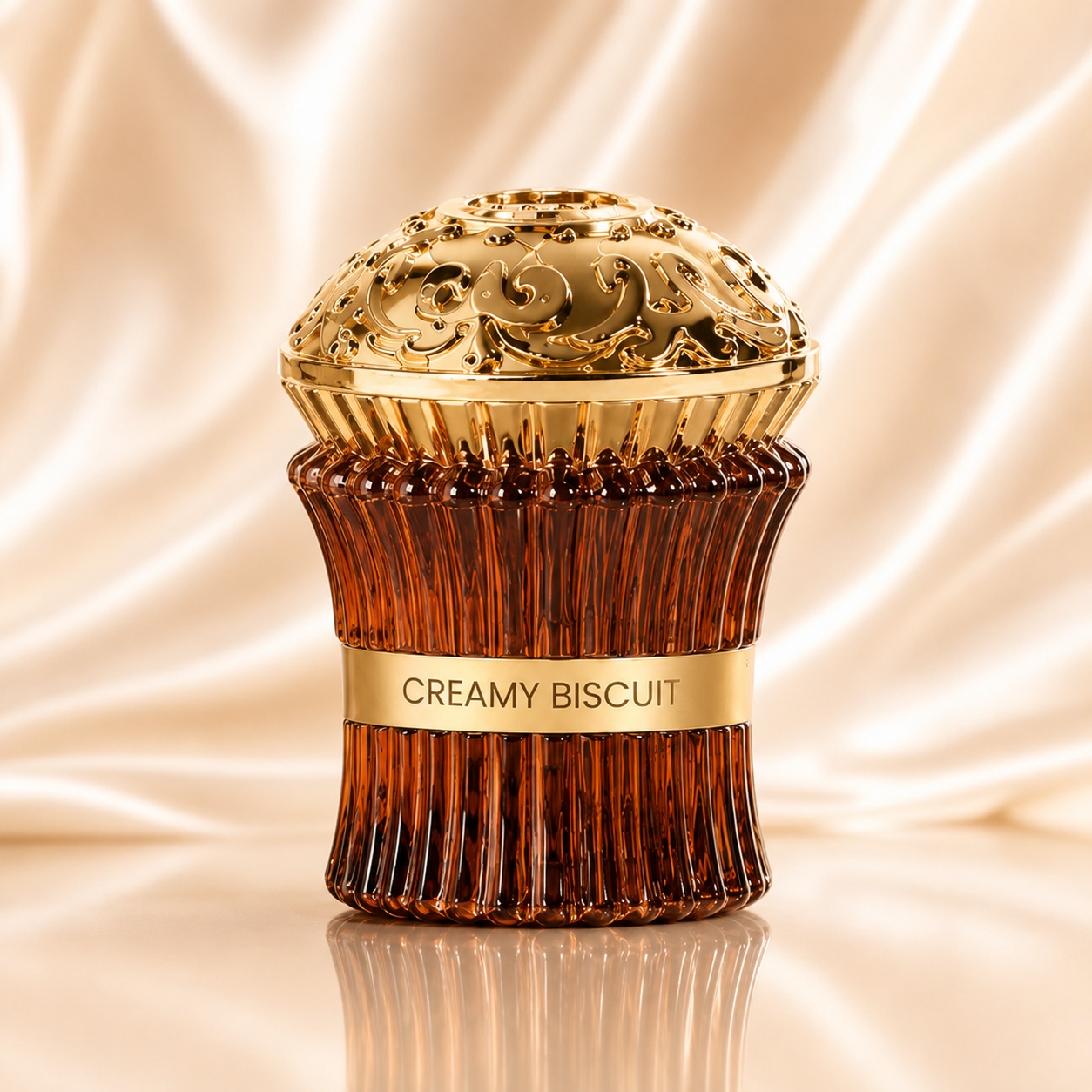 Sticlă parfum Creamy Biscuit, design luxos ambrat cu capac auriu ornamentat