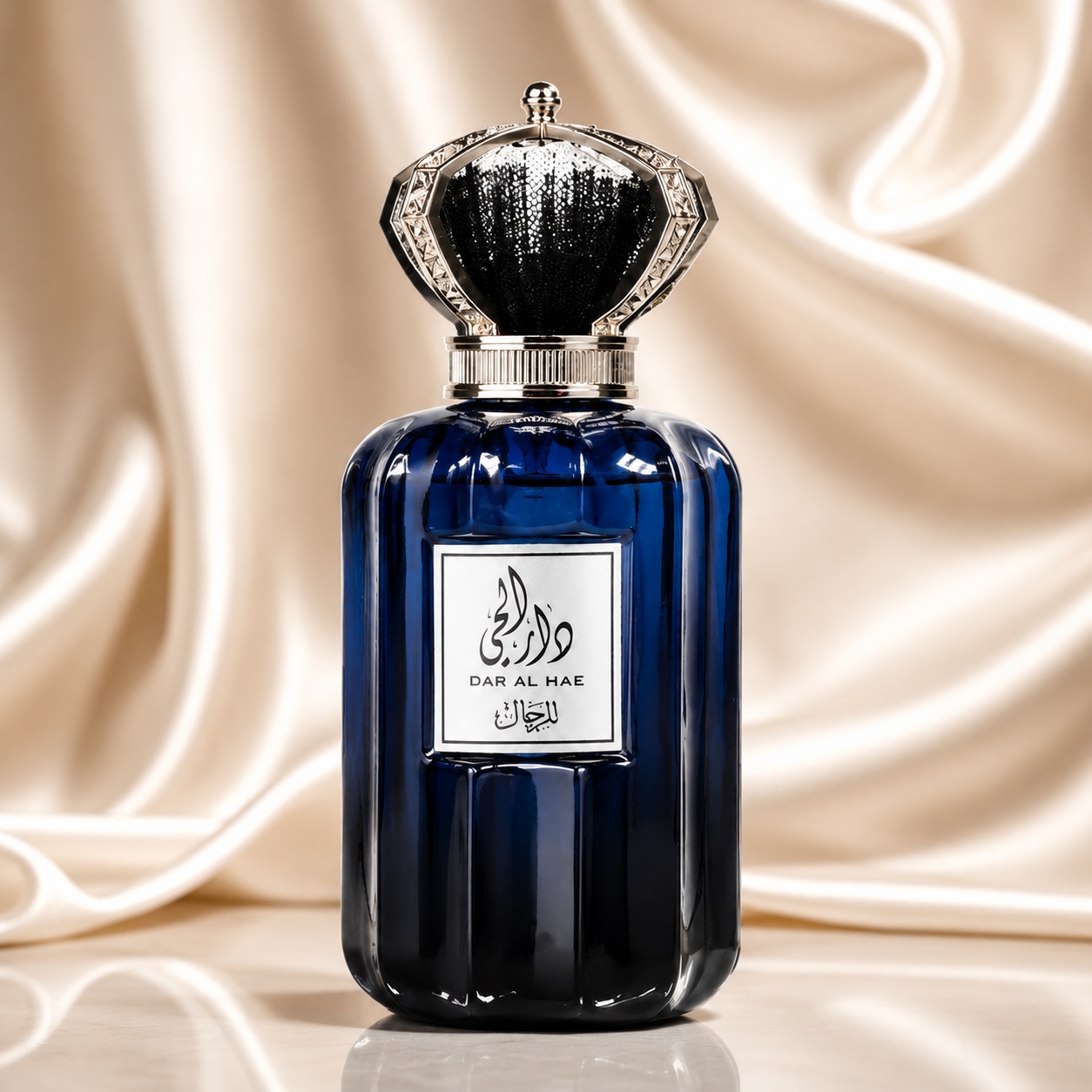 Sticlă parfum Ard Al Zaafaran Dar Al Hae For Men 100 ml pe fundal satinat premium