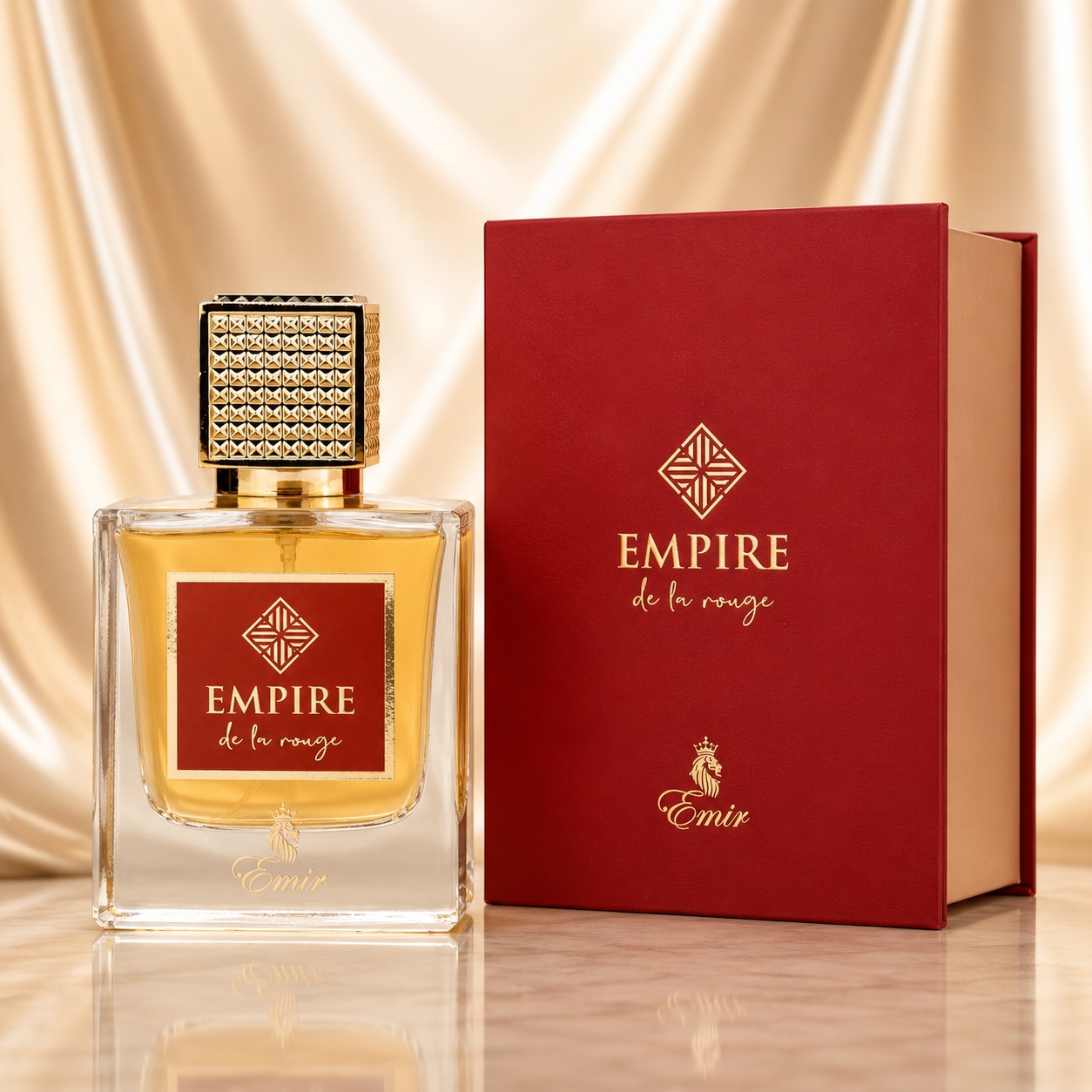 Parfum Arăbesc Emir Empire De La Rouge 100 ml cu flacon transparent, lichid ambrat, capac auriu texturat și cutie roșie premium