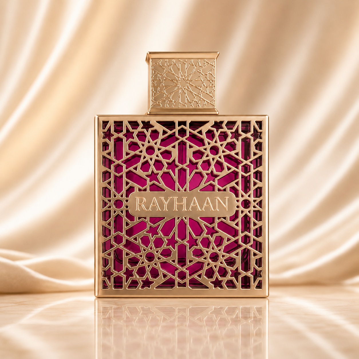 Sticlă Rayhaan Kiss, parfum de damă cu design ornamental auriu și lichid fucsia intens