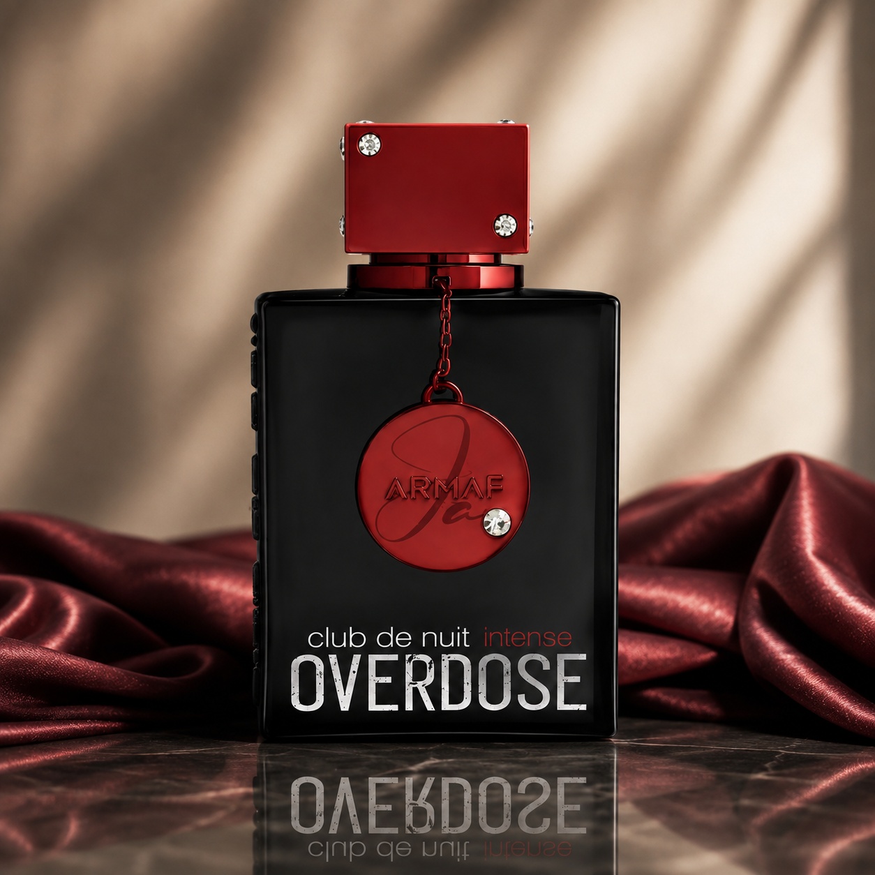 Sticlă parfum Armaf Club de Nuit Overdose, design negru mat cu medalion roșu Armaf