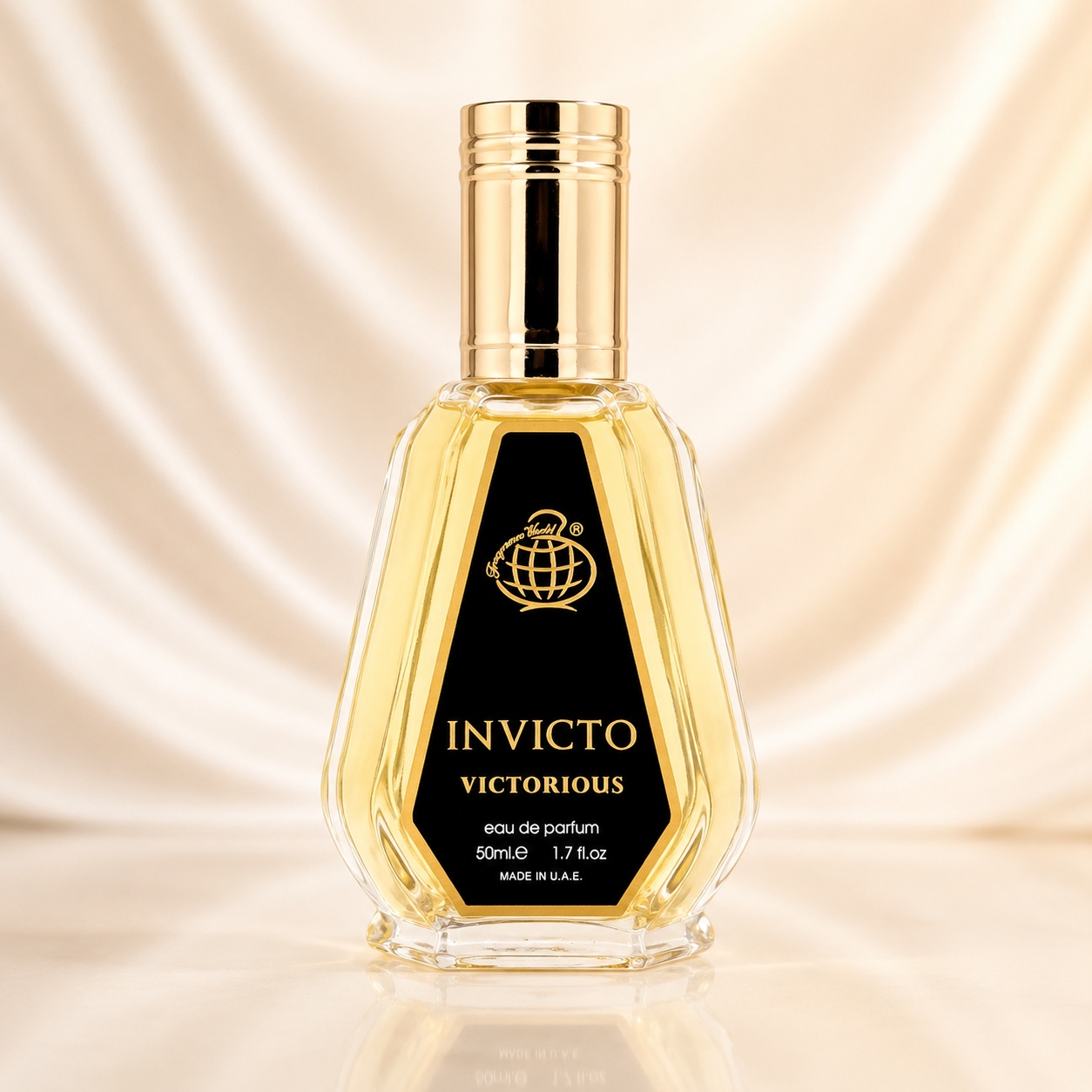 Flacon Invicto Victorious Fragrance World 50 ml Apă de Parfum pentru bărbați cu lichid auriu și etichetă neagră
