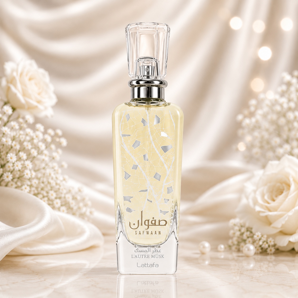 Flacon Lattafa Safwaan L&rsquo;Autre Musk 100 ml parfum unisex cu sticlă transparentă, capac cristalin și design elegant