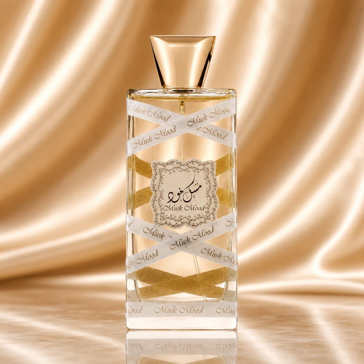 Flacon Mood Musk Lattafa 100 ml parfum unisex cu sticlă transparentă, benzi albe aurii și capac elegant auriu