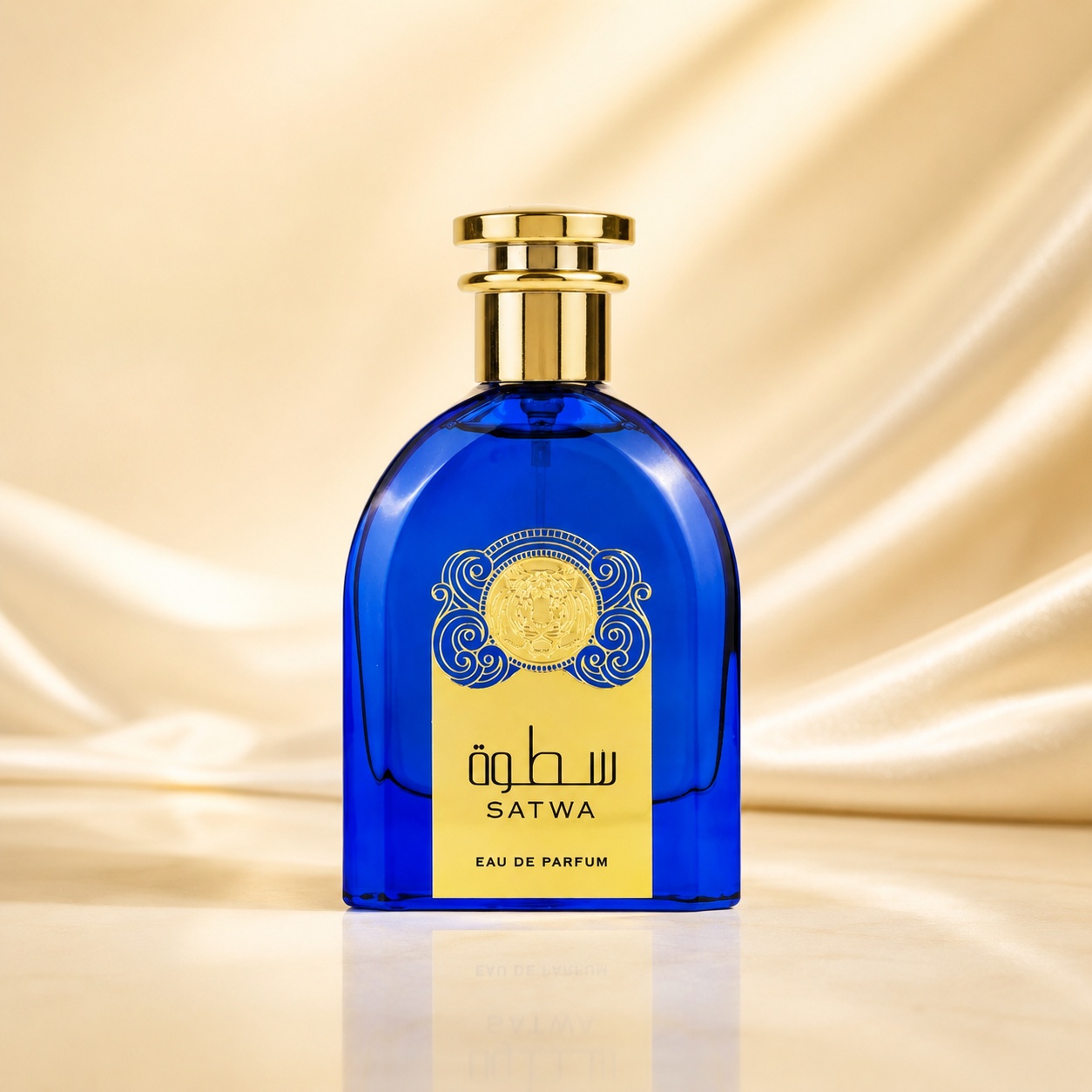 Sticlă parfum Satwa Ard Al Zaafaran 100 ml albastru regal cu capac auriu și etichetă aurie elegantă