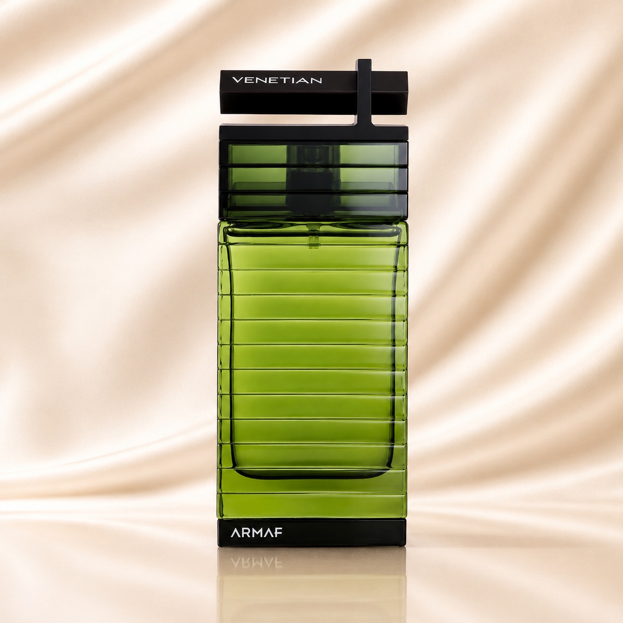 Flacon Armaf Venetian Pour Homme 100 ml verde transparent cu linii orizontale și capac negru modern