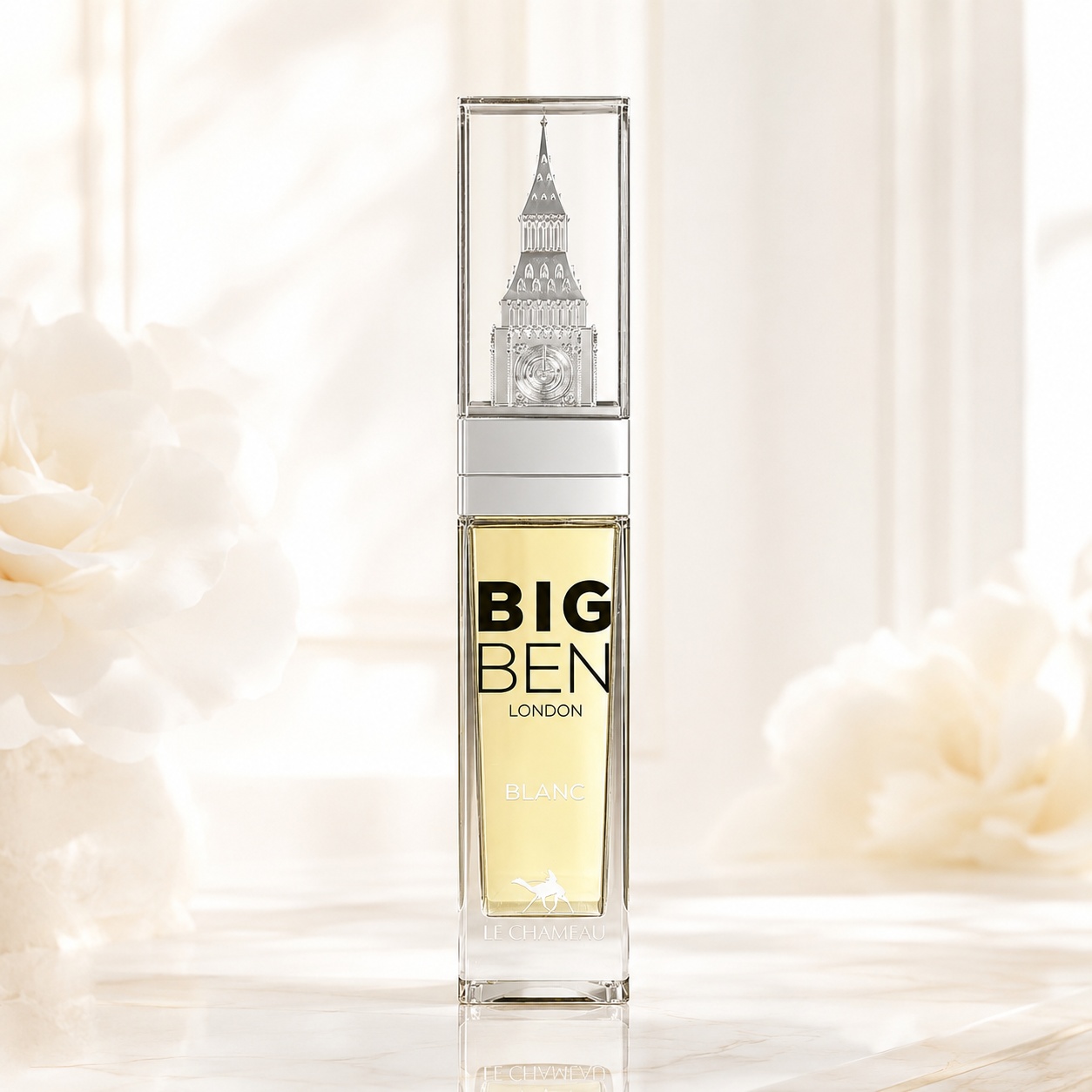 Sticlă parfum Le Chameau Big Ben London Blanc 85 ml cu design inspirat de Big Ben, capac transparent și detalii argintii
