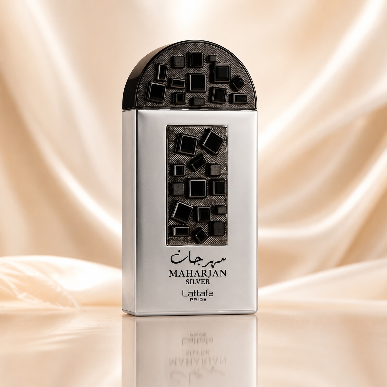 Sticlă parfum Maharjan Silver Lattafa Pride 100 ml argintie cu detalii negre geometrice și finisaj premium