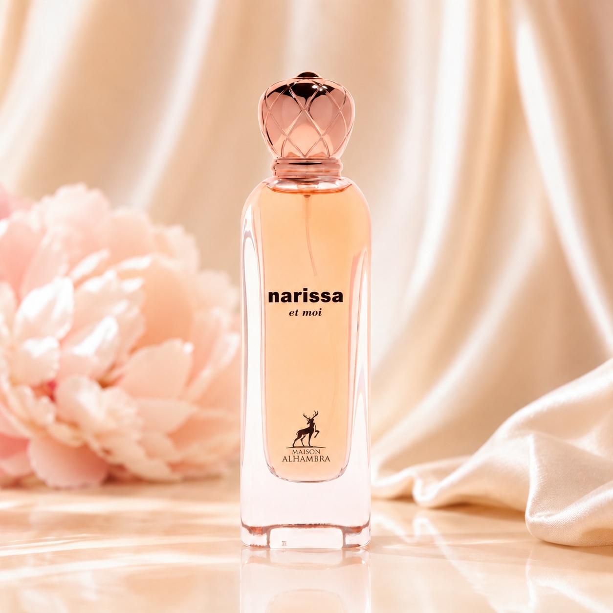 Sticlă parfum Narissa Et Moi Maison Alhambra 100 ml cu lichid piersică, capac rose gold și design feminin elegant