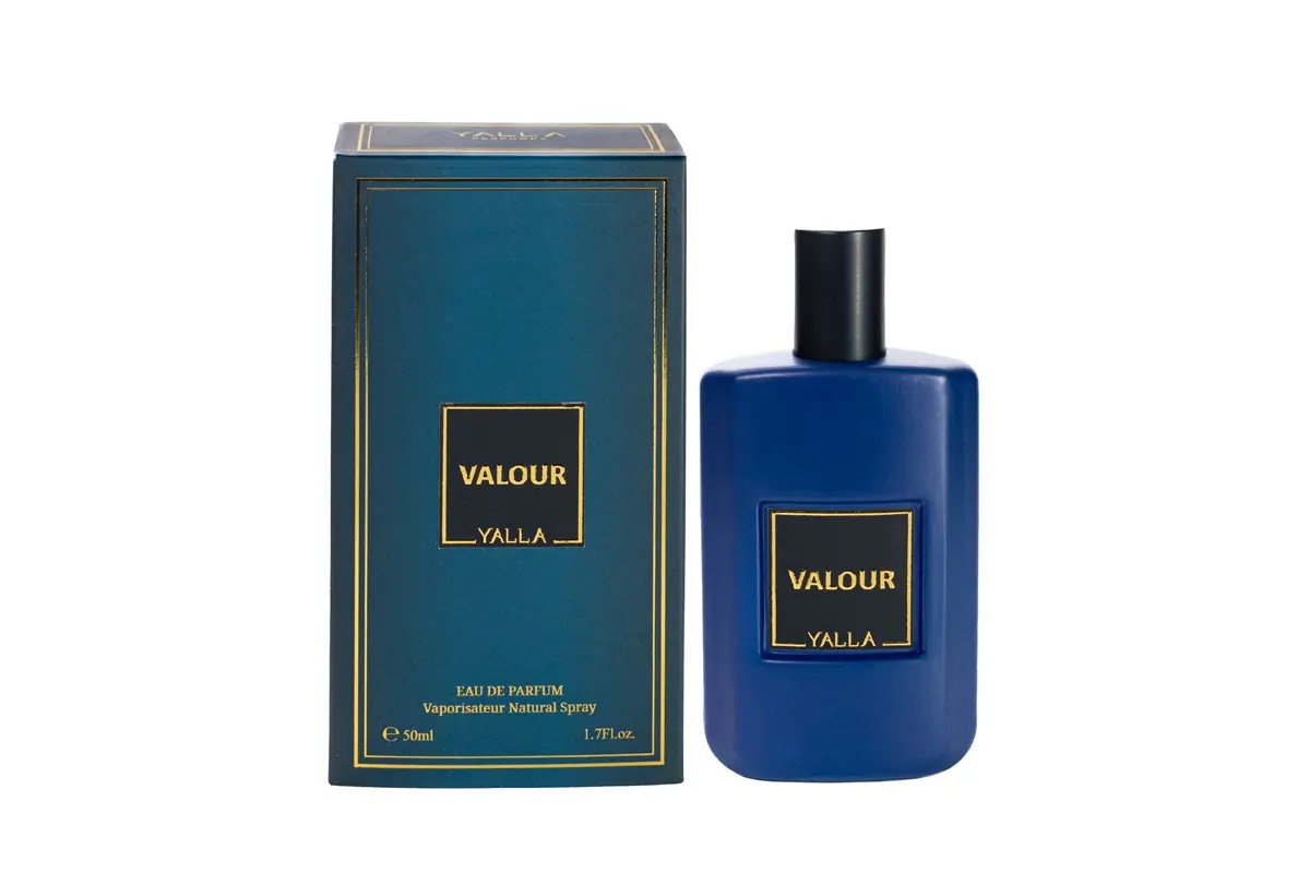 Flacon și cutie Valour Yalla parfum bărbătesc 50 ml pe fundal alb