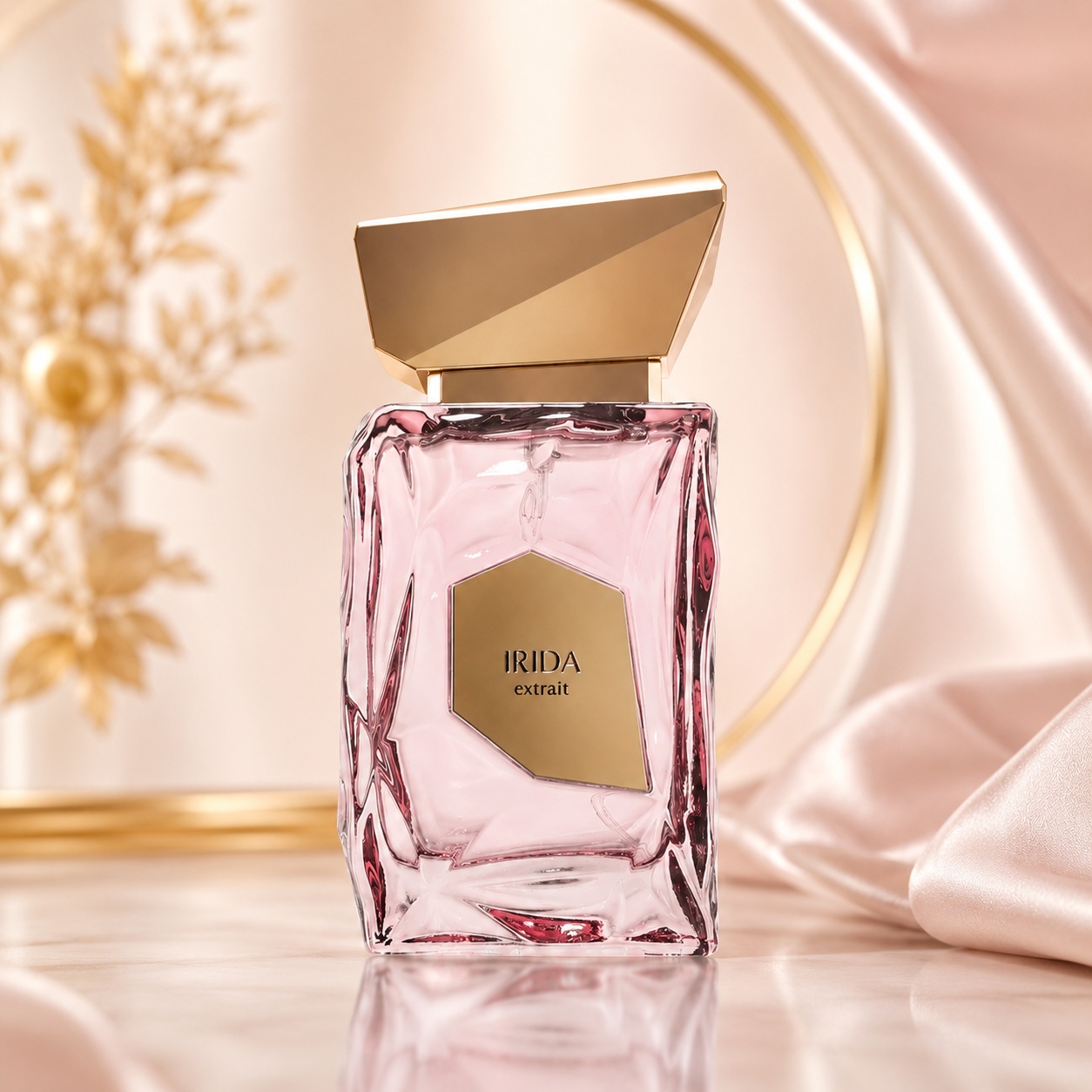 Irida French Avenue sticlă roz fațetată cu capac auriu parfum de damă extrait de parfum 100 ml