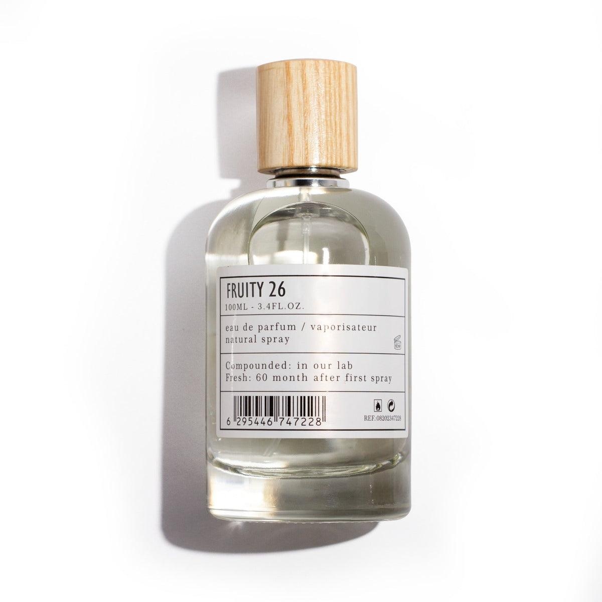 Flacon Fruity 26 Aro-Fac Eau de Parfum 100 ml pe fundal alb