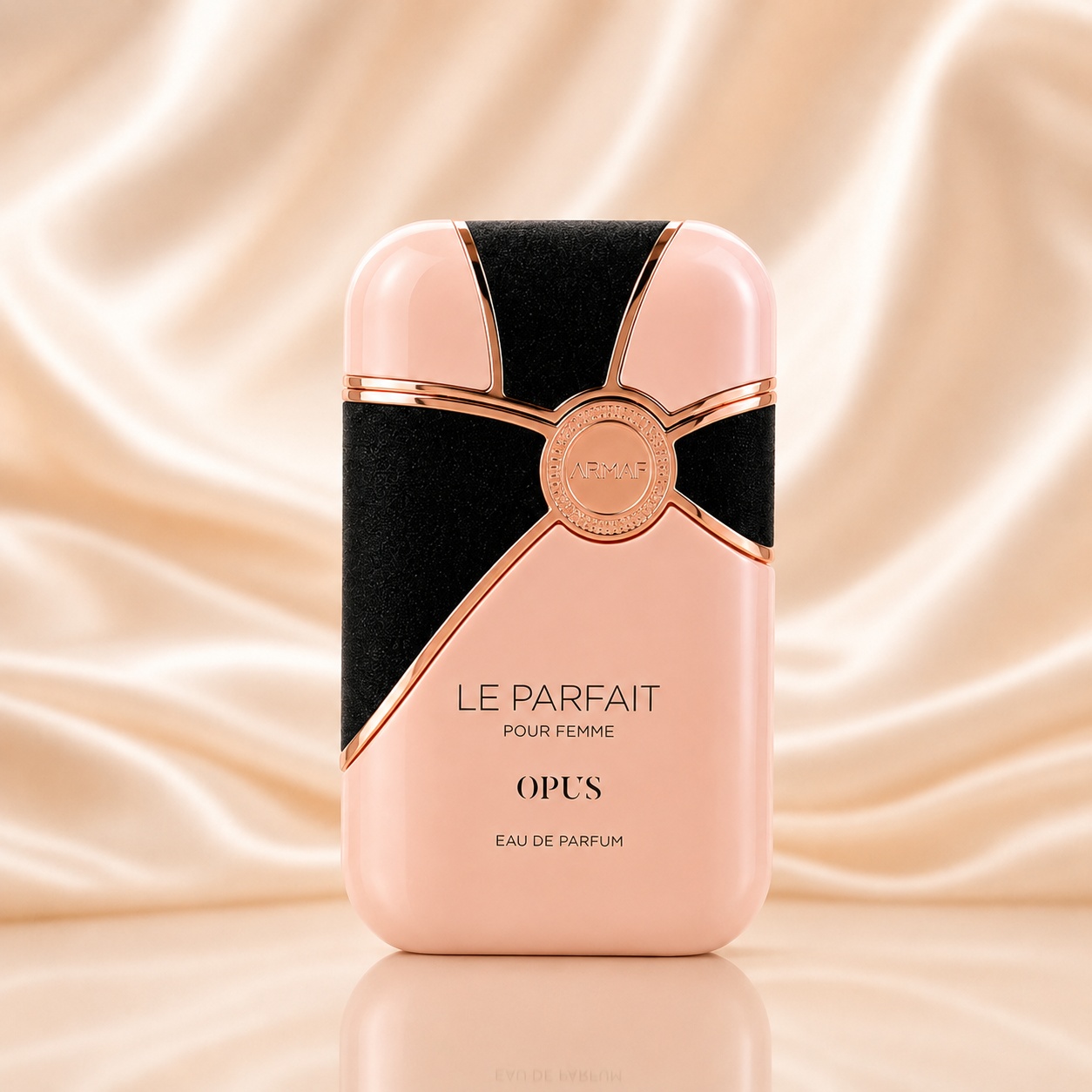 Flacon Armaf Le Parfait Pour Femme Opus 100 ml roz pudrat cu inserții negre și medalion rose-gold