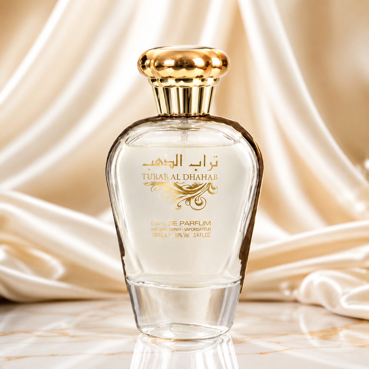 Sticlă parfum Ard Al Zaafaran Turab Al Dhahab 100 ml pe fundal satinat premium