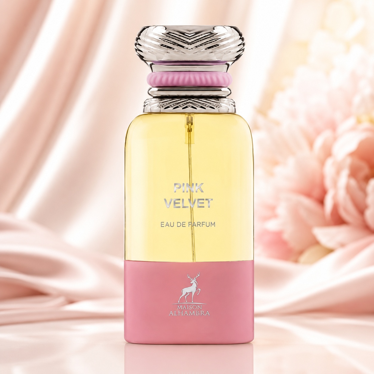 Sticlă parfum Pink Velvet Maison Alhambra 80 ml cu bază roz, lichid auriu și capac argintiu sculptural