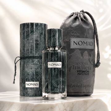 Parfum Arăbesc Nomad French Avenue 100 ml, Apă de Parfum Unisex, Damă și Bărbat, Inspirat Megamare Orto Parisi, Aromă Marină Lemnoasă și Aromatic Orientală cu Citrice, Condimente, Note Proaspete, Vanilie, Flori Albe, Lavandă, Note Calde, Lemn de Cedru, Am