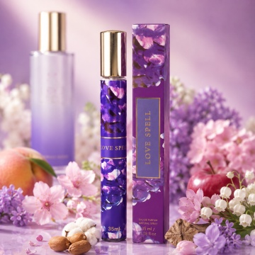 Parfum Love Spell 35 ml, Apă de Parfum Damă, Aromă Fructat Florală Fresh și Irezistibilă, Format Compact, Note de Piersică, Floare de Cireș, Măr Roșu, Liliac, Iasomie, Lăcrămioare, Mosc, Tamarind și Lemne Albe