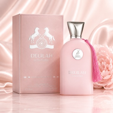 Parfum Arăbesc Delilah Maison Alhambra 100 ml, Apă de Parfum Damă, Inspirat Delina Parfums de Marly, Aromă Florală Feminină cu Lici, Rubarbă, Bergamotă, Nucșoară, Trandafir, Bujor, Mosc, Petalia, Vanilie, Cașmiran, Cedru, Tămâie și Vetiver