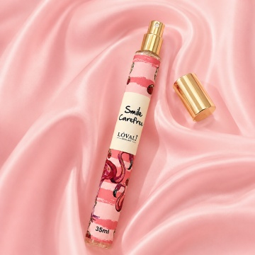 Parfum Damă Simple Carefree 35 ml V.V. Love, Apă de Parfum, Inspirat de Smile Carefree, Aromă Fresh Floral Fructată cu Citrice, Măr Verde, Pepene, Frezie, Lăcrămioare, Iasomie, Mosc, Ambră și Vanilie - Img 3