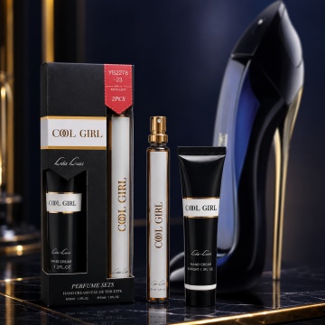Set Cool Girl 2x35 ml, Apă de Toaletă Damă 35 ml + Cremă de Mâini 35 ml, Aromă Dulce Florală, Cald Condimentată, Vanilată și Ambrată, Note de Migdale, Cafea, Bergamotă, Lămâie, Tuberoză, Iasomie Sambac, Floare de Portocal, Trandafir Bulgăresc, Iris, Tonka