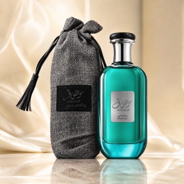 Parfum Arăbesc Ard Al Zaafaran Mousuf Ramadi 100 ml, Apă de Parfum Unisex, Damă și Bărbat, Inspirat Ultra Male, Aromă Oriental Arabescă cu Bergamotă, Condimente, Șofran, Iasomie, Lemn de Santal, Trandafir, Oud, Ambră, Mosc și Vanilie