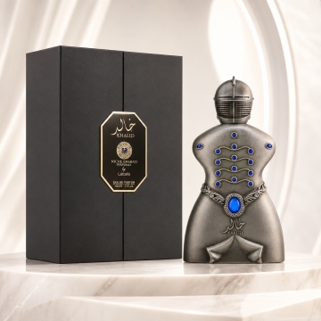 Parfum Arăbesc Niche Emarati Khalid Lattafa EDP 80 ml Unisex, Inspirat Falcon Leather, Aromă Pielată Orientală cu Șofran, Labdanum, Piele, Mesteacăn, Cade, Patchouli, Benzoin, Oud și Balsam de Tolu