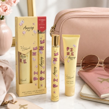 Set Amazing Pink 2x35 ml, Apă de Toaletă Damă 35 ml + Body Lotion 35 ml, Aromă Floral Fructată, Citrică, Dulce și Pudrată, Note de Gutui, Grapefruit, Zambilă, Iasomie, Mosc, Stânjenel, Cedru de Virginia și Ambră - Img 4