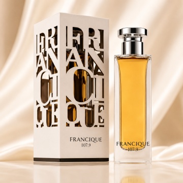 Parfum Arăbesc Francique 107.9 Eau de Parfum 80 ml, Apă de Parfum Unisex, Damă și Bărbat, French Avenue, Inspirat Rouge Smoking BDK, Aromă Floral Fructat Ambrată cu Ghimbir, Mandarină, Piper Roz, Gutui, Iasomie, Trandafir Marocan, Patchouli, Ambră, Mosc ș