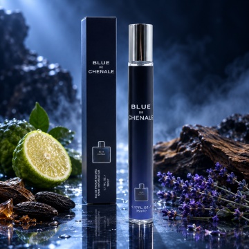 Parfum pentru barbati Blue de Chenale V.V. Love, Apa de Parfum, 35 ml, aroma lemnoasa citrica aromatica, coaja de lamaie, bergamota, menta, pelin, lavanda, ananas, nucsoara, lemn de santal, cedru, lemn ambrat si boabe de tonka - Img 4