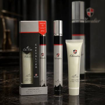 Set Chevalier 2x35 ml, Apă de Toaletă Bărbat 35 ml + Body Lotion 35 ml, Set Cadou Masculin, Aromă Elegantă, Proaspătă, Aromatică și Lemnoasă, Format Compact pentru Borsetă, Birou, Mașină și Călătorii