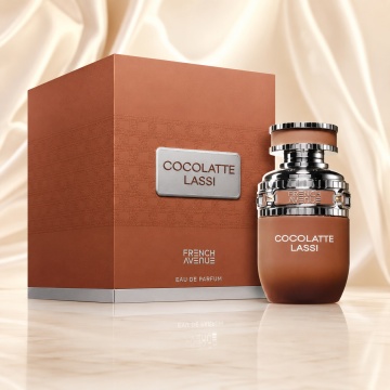 Parfum Arăbesc Cocolatte Lassi French Avenue 80 ml, Apă de Parfum Unisex, Damă și Bărbat, Inspirat Soleil Blanc, Aromă Gurmand Dulce cu Caramel, Fructe Dulci, Zahăr, Praline, Flori Albe, Note Cremoase, Tonka, Ambră, Mosc și Vanilie