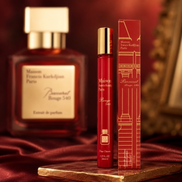 Parfum Unisex Chandelier Rouge 35 ml V.V. Love, Inspirat de Baccarat Rouge 540 Extrait de Parfum, Aromă Intensă cu Șofran, Migdale Amare, Iasomie, Cedru și Mosc