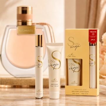 Set Sun & Unique 2x35 ml, Apă de Toaletă Damă 35 ml + Body Lotion 35 ml, Aromă Floral Fructată, Citrică, Lemnoasă și Pudrată, Note de Corcodușe, Bergamotă, Lămâie, Portocală, Frezie, Piersică, Iasomie, Trandafir, Lichen, Paciuli, Lemn Ambrat, Mosc Alb și
