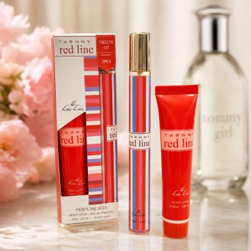 Set Tarnny Red Line 2x35 ml, Apă de Toaletă Damă 35 ml + Body Lotion 35 ml, Aromă Floral Citrică, Fructată, Fresh și Lemnoasă, Note de Floare de Măr, Mandarină, Camelie, Coacăze Negre, Lămâie, Caprifoi, Grapefruit, Trandafir, Crin, Mentă, Violetă, Magnoli