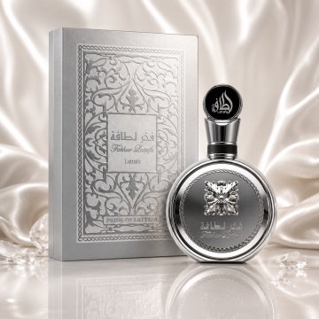 Parfum Arăbesc Fakhar Platin Lattafa Pride 100 ml, Apă de Parfum Bărbat, Aromă Aromatic Fougere cu Bergamotă, Cardamom, Piper Roz, Ghimbir, Guava, Lavandă, Palo Santo, Lemn de Santal și Tămâie