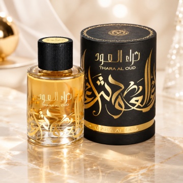 Parfum Arăbesc Thara Al Oud Ard Al Zaafaran 100 ml, Apă de Parfum Unisex Damă și Bărbat, Aromă Oriental Oud Lemnoasă cu Bergamotă, Șofran, Santal, Tămâie, Trandafir, Oud, Patchouli, Ambră și Mosc