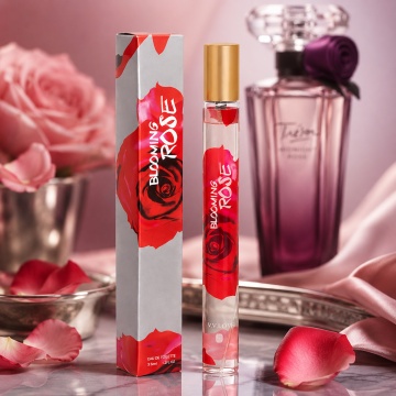 Parfum Damă Blooming Rose 35 ml V.V. Love, Apă de Toaletă, Inspirat de Lancôme Trésor Midnight Rose, Aromă Floral Fructată cu Zmeură, Trandafir, Coacăze, Piper Roz, Bujor, Iasomie, Vanilie, Mosc și Cedru de Virginia