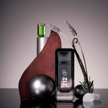 Carolina Herrera 212 VIP Black Men – Apă de parfum 50 ml, bărbați - Img 6