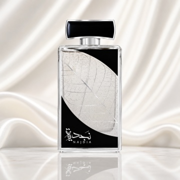 Parfum Arăbesc Lattafa Najdia 30 ml, Apă de Parfum Bărbat, Aromă Fresh Aromatică cu Măr, Bergamotă, Scorțișoară, Lavandă și Ambră - Img 2