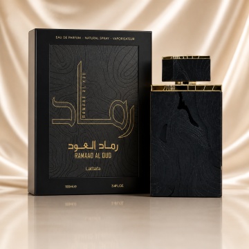 Parfum Arăbesc Ramaad Al Oud Lattafa EDP 100 ml Bărbat, Inspirat Kobraa, Aromă Oriental Aromatică cu Iarbă, Note Verzi, Cardamom, Piper, Lemn de Agar Oud și Mosc
