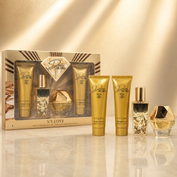 Set Cadou Damă V.V. Love Dama de Oro 4 Piese, Body Lotion, Body Mist, Eau de Parfum și Shower Gel 4x50 ml, Inspirat din Lady Million Rabanne - Img 2