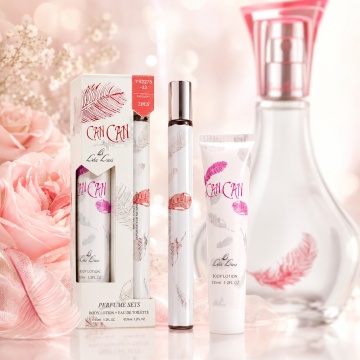 Set Can Can 2x35 ml, Apă de Toaletă Damă 35 ml + Cremă de Mâini / Loțiune Parfumată 35 ml, Aromă Fructată Dulce, Ambrată, Pudrată și Florală, Note de Nectarină, Coacăze Negre, Clementină, Orhidee Sălbatică, Floare de Portocal, Ambră, Mosc și Note Lemnoase