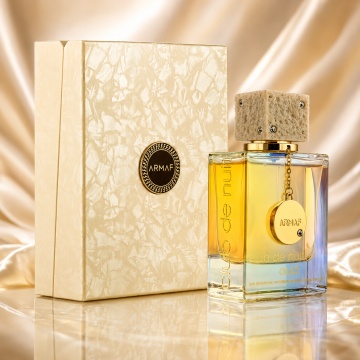Parfum Arăbesc Armaf Club De Nuit Oud 105 ml, Apă de Parfum Unisex Damă și Bărbat, Aromă Oud Orientală cu Bergamotă, Piper, Șofran, Patchouli, Santal, Trandafir, Oud, Ambră, Mosc și Piele