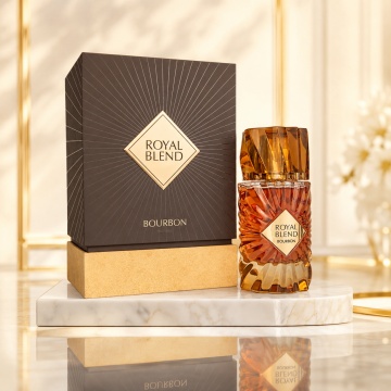 Parfum Unisex Arăbesc French Avenue Royal Blend Bourbon 100 ml, Apă de Parfum, Aromă Oriental Ambrată cu Scorțișoară, Coniac, Șofran, Note Verzi, Stejar, Condimente Calde, Rășini, Vanilie, Ambră, Mosc și Cedru