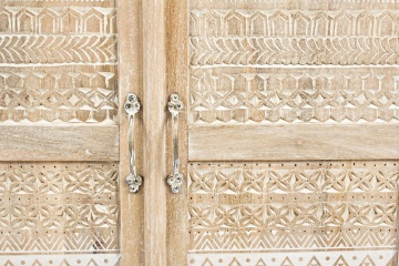 Dulapior Mayra, cu 2 uși, cu decorațiuni sculptate manual, din lemn de mango, 79x40x112 cm - Img 4