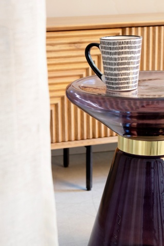 Măsuță de cafea rotundă, din sticlă gri cu inel decorativ auriu, diametru 36 cm - Img 5