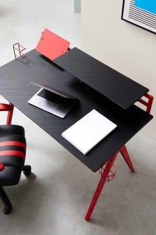 Birou de gaming, cu cadru metalic și blat cu efect de fibră de carbon, roșu și negru, 135.5x60x95 cm - Img 9