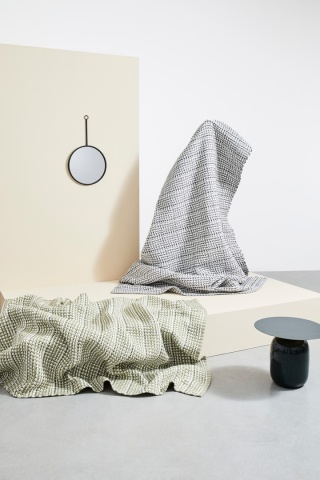 Măsuță de cafea Nalima, rotundă, din oțel emailat, verde închis, diametru 50 cm, înălțime 39.5 cm - Img 7