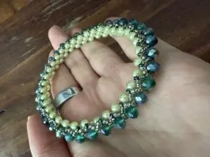 Grădina Împărătesei | Brățară Cristale Verde Smarald | Mărgele Miyuki